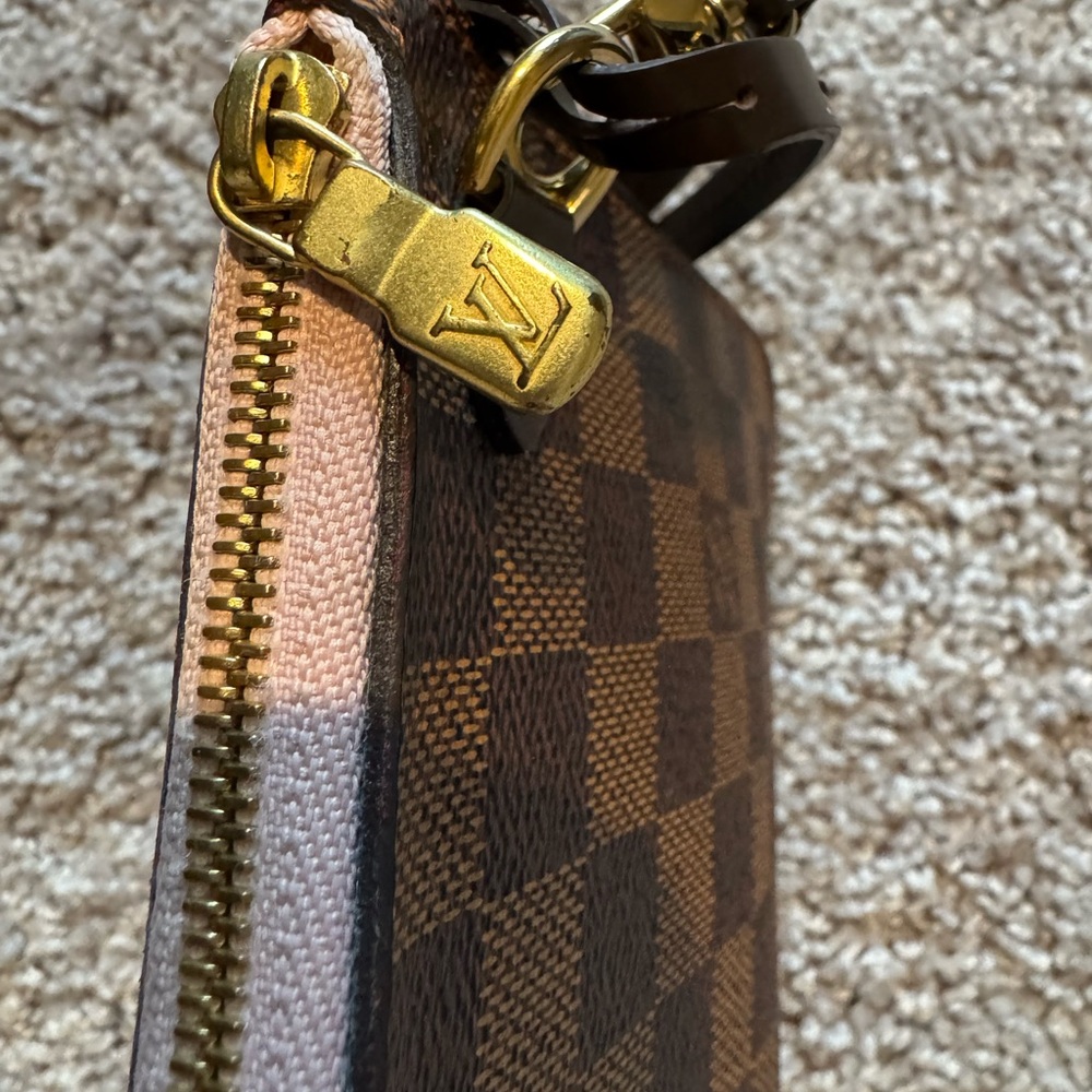 Louis Vuitton Damier Ebene Neverfull Pochette - Picture 5 of 12